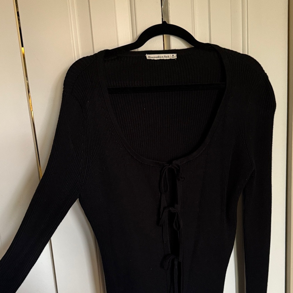 ABERCROMBIE NWOT Black Ribbed Tie-Front Top